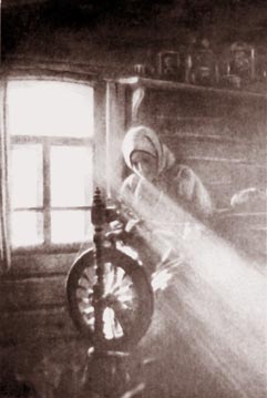 Пряха. Фотография Н.Андреева